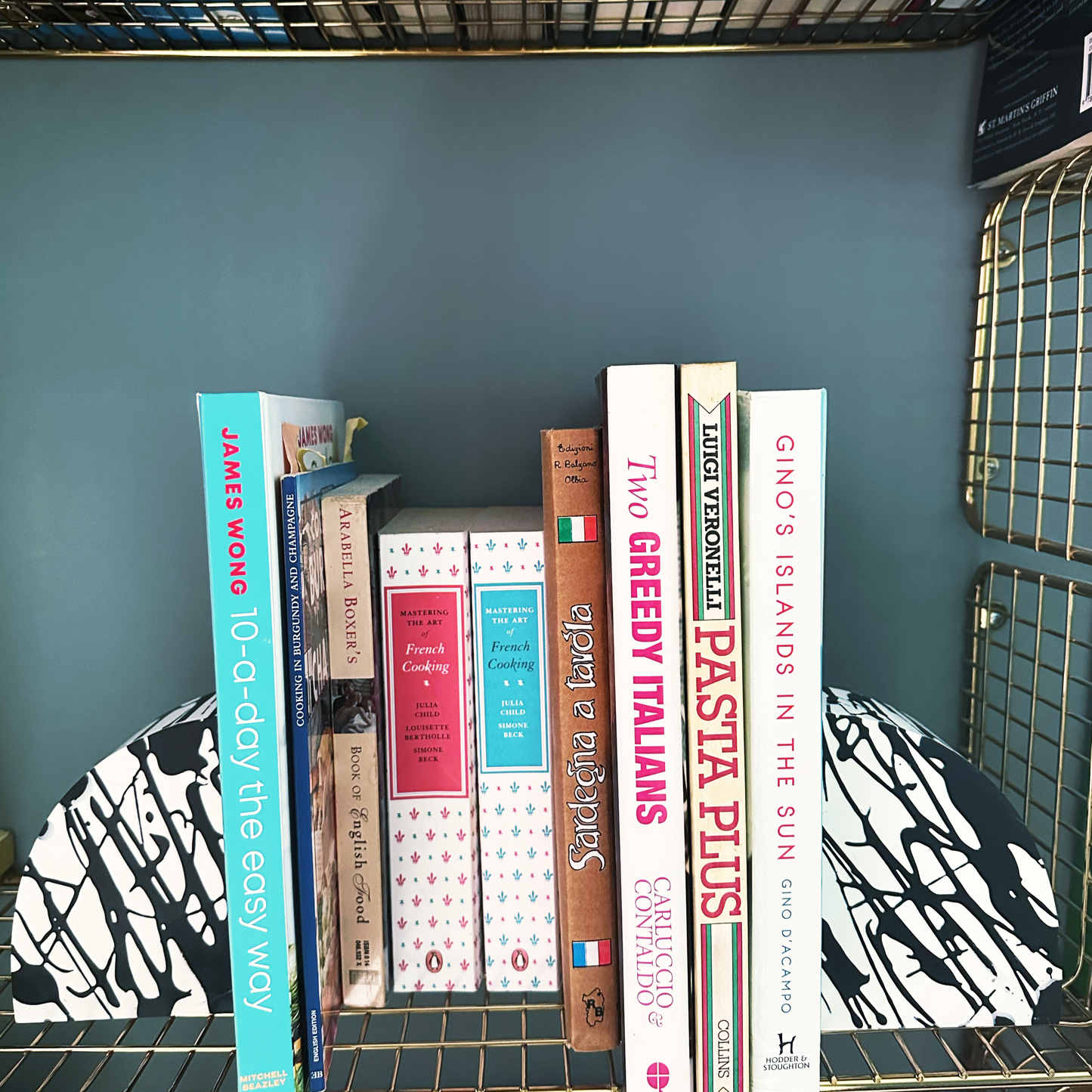 Book Ends - Graffiti - Black & White