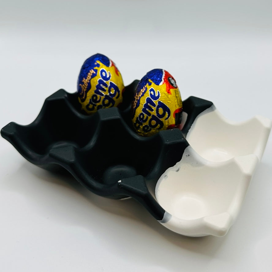 Egg Tray - Black & White