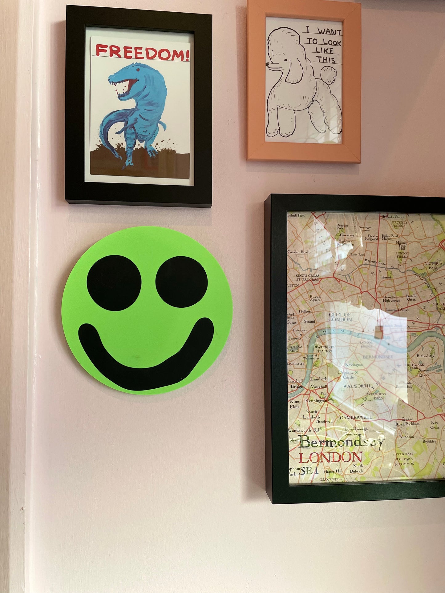 Smiley Wall Hanging - Neon - Green