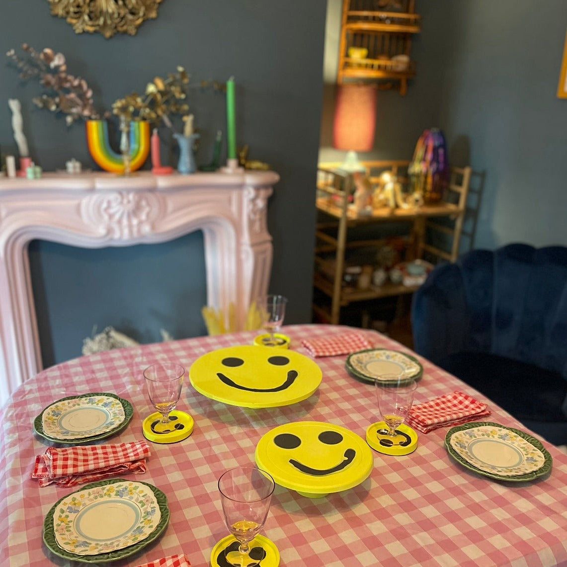 Smiley Cake Stand - Medium