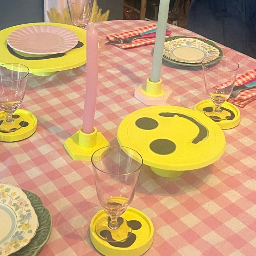 Smiley Cake Stand - Medium