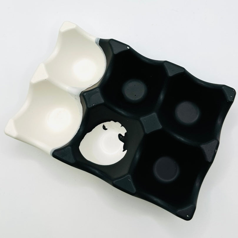 Egg Tray - Black & White